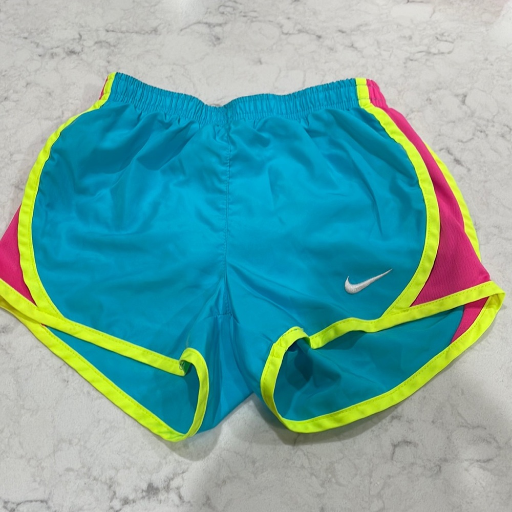 Nike shorts size 6